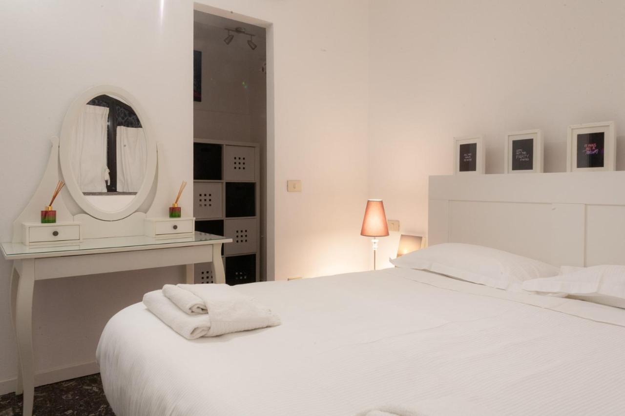 Апартаменти Bnbutler - Vigevano, 13 - A Due Passi Dalla Darsena Мілан Екстер'єр фото